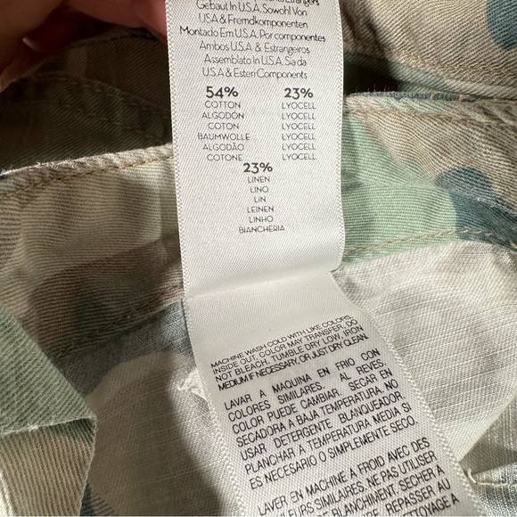 MOTHER The Shaker Chop Crop in Blue Green Camo - Picture 12 of 16